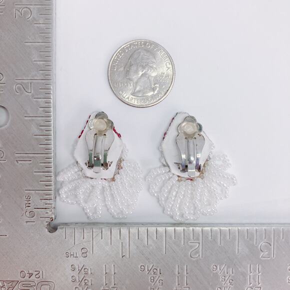 Vintage Beaded Santa Clip On Earrings Christmas Handmade Holiday Jolly Jewelry - Picture 10 of 10